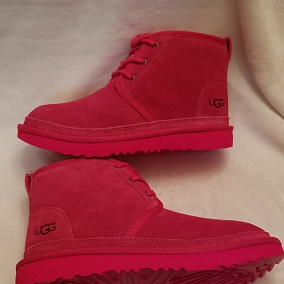Kids size 3Y (wmns 4.5) Pink Mid Top Ugg boot - Picture 2 of 8